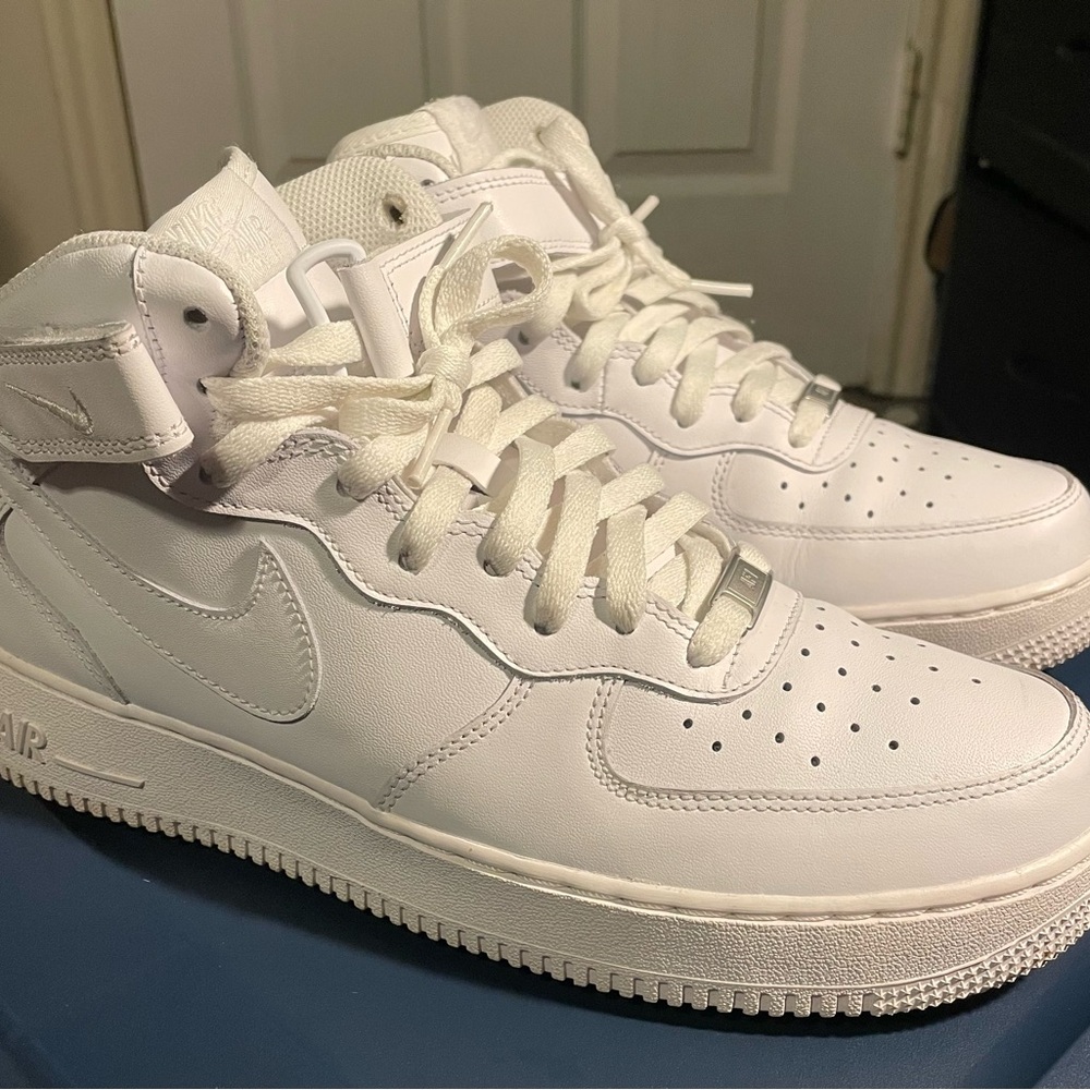 Nike Air Force 1 Mid White